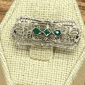 Delicate Vintage Filigree Brooch - White Gold